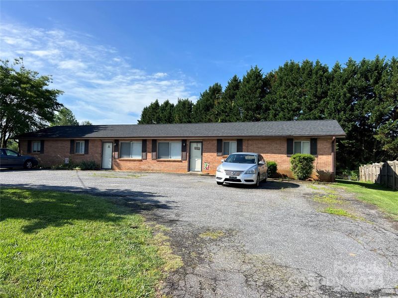 101 25th Ave NW, Hickory, NC 28601