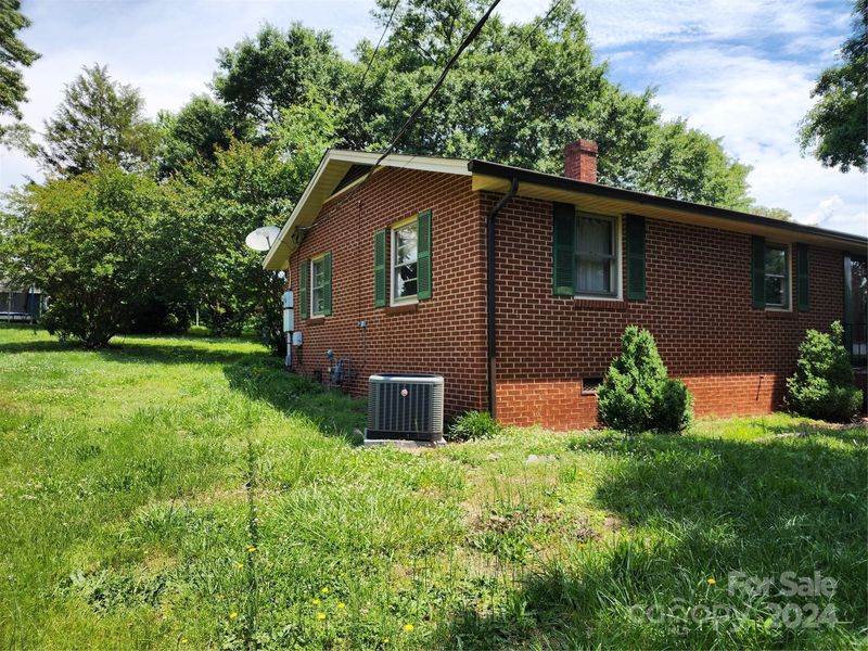 3004 Lutz Blvd, Newton, NC 28658