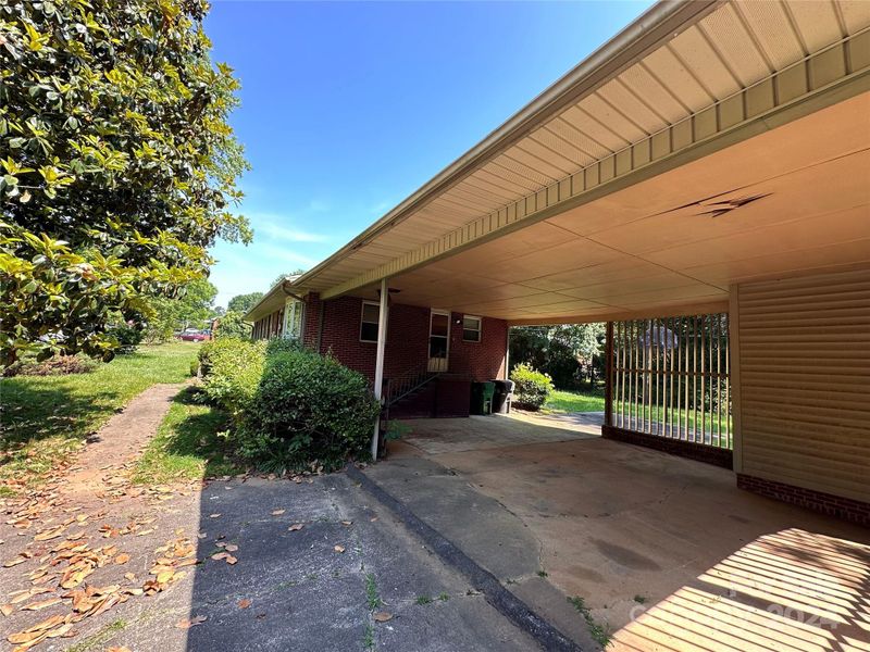 4601 Hidden Valley Rd, Charlotte, NC 28213