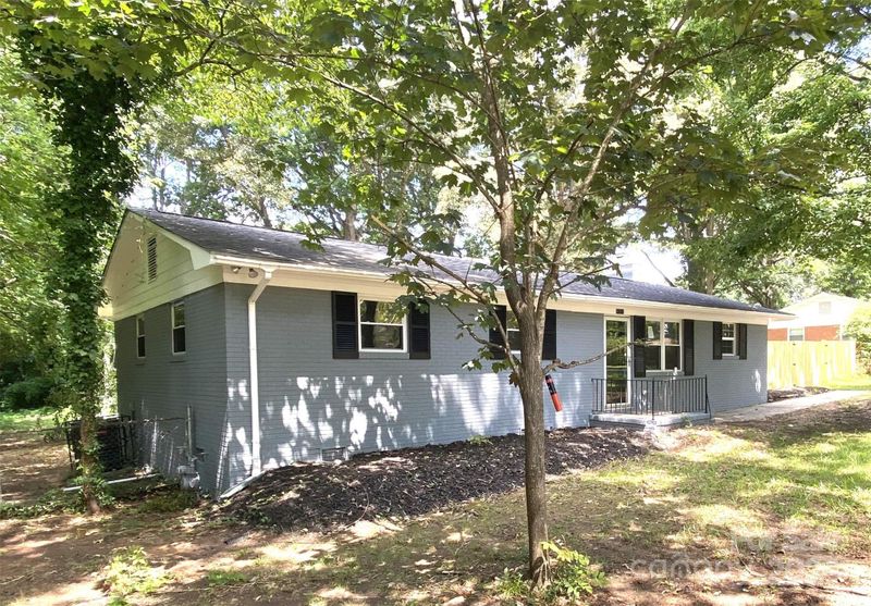 211 Forest Park Rd, Matthews, NC 28104
