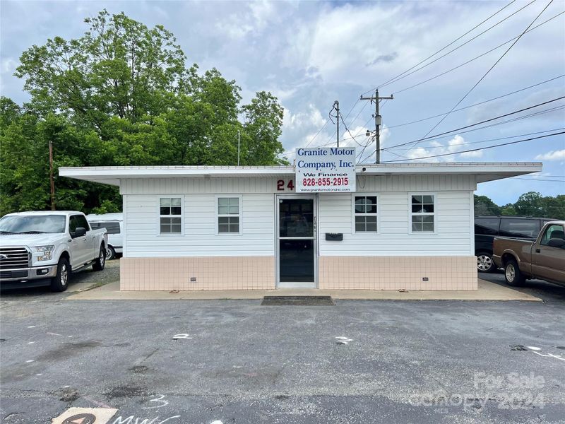 2408 1st Ave SW, Hickory, NC 28602