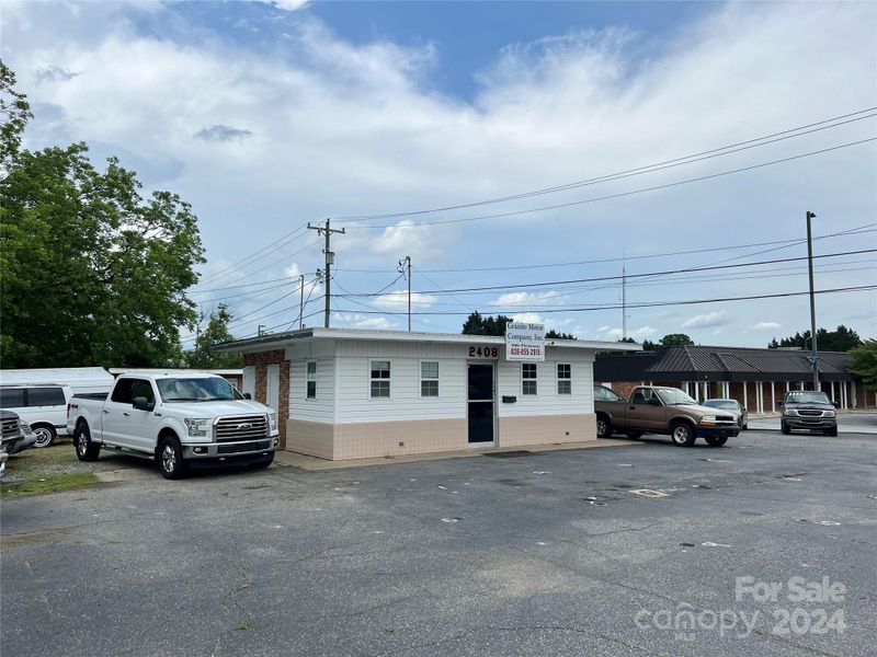 2408 1st Ave SW, Hickory, NC 28602