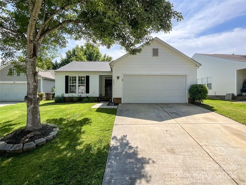 1009 Salmon River Dr, Monroe, NC 28110