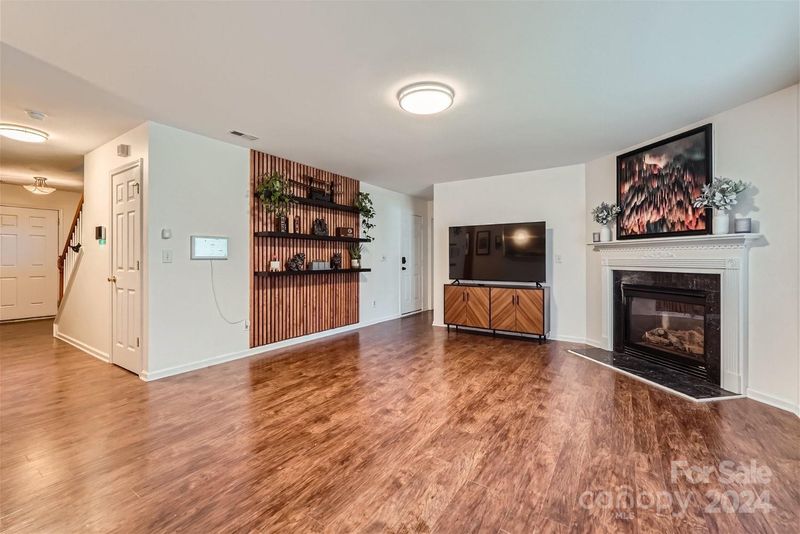 1119 Chalk Hill Ln, Charlotte, NC 28214