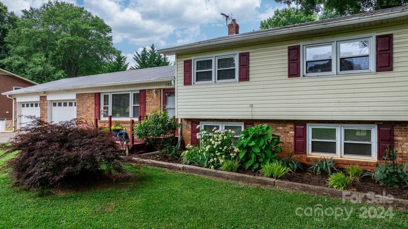 103 Deal Ave, Conover, NC 28613