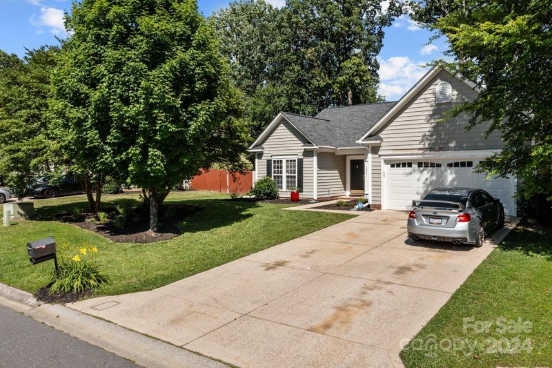 6202 Red Clover Ln, Charlotte, NC 28269