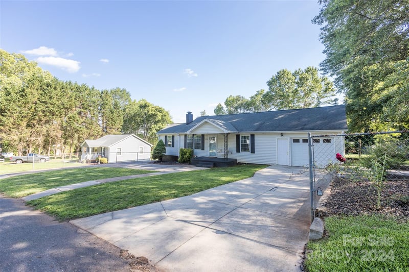 123 Church St, High Shoals, NC 28077