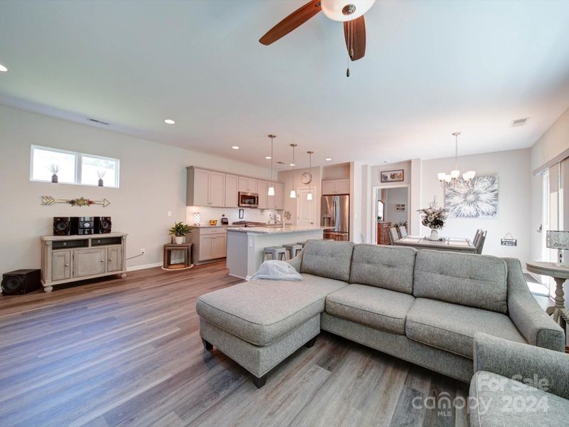 230 Flat Rock Dr, Denver, NC 28037