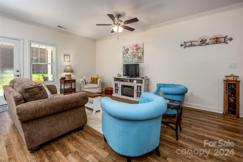 1006 The Glen St, Statesville, NC 28677