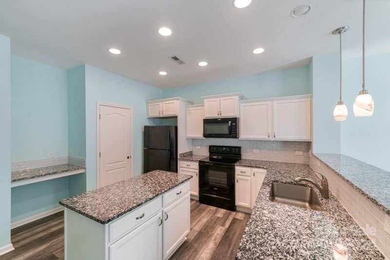 14434 Glendon Hall Ln, Charlotte, NC 28262