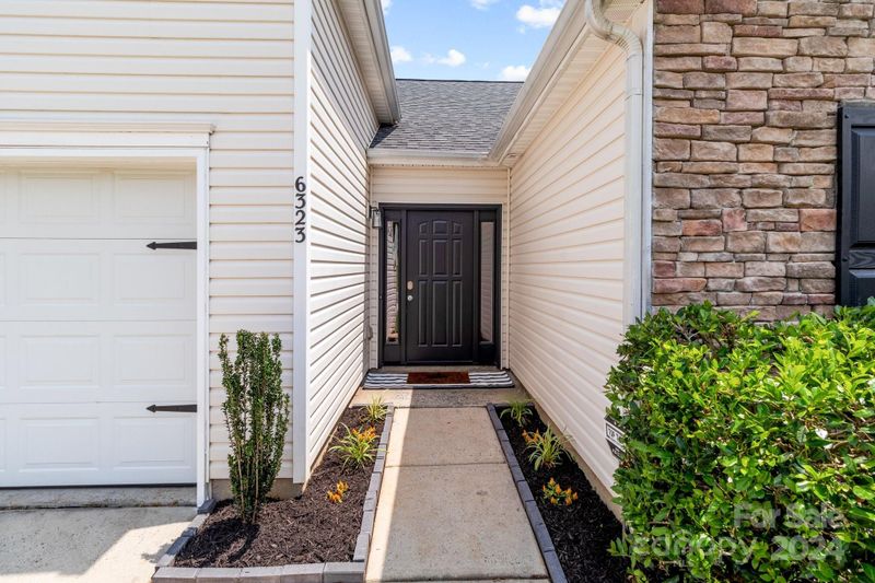 6323 Elliott Dr, Charlotte, NC 28216