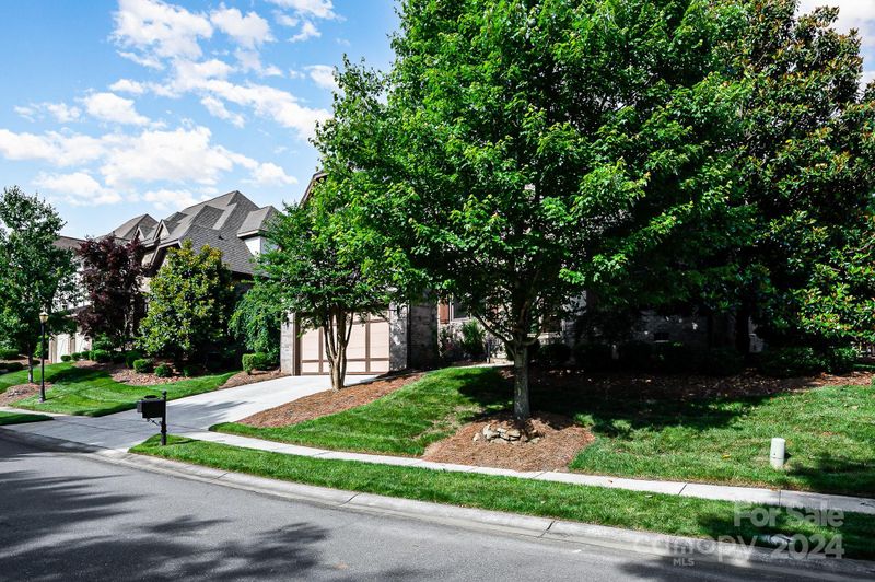 6833 Larrisa Ct, Charlotte, NC 28226
