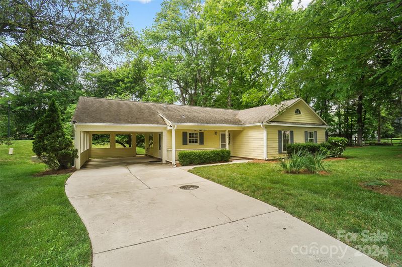 2400 Dryden Ln, Charlotte, NC 28210
