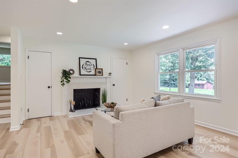 2108 Miranda Rd, Charlotte, NC 28216