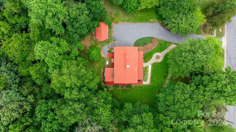 2083 22nd Ave NE, Hickory, NC 28601