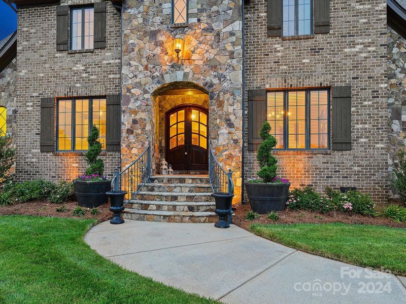 2007 Princessa Dr, Matthews, NC 28104