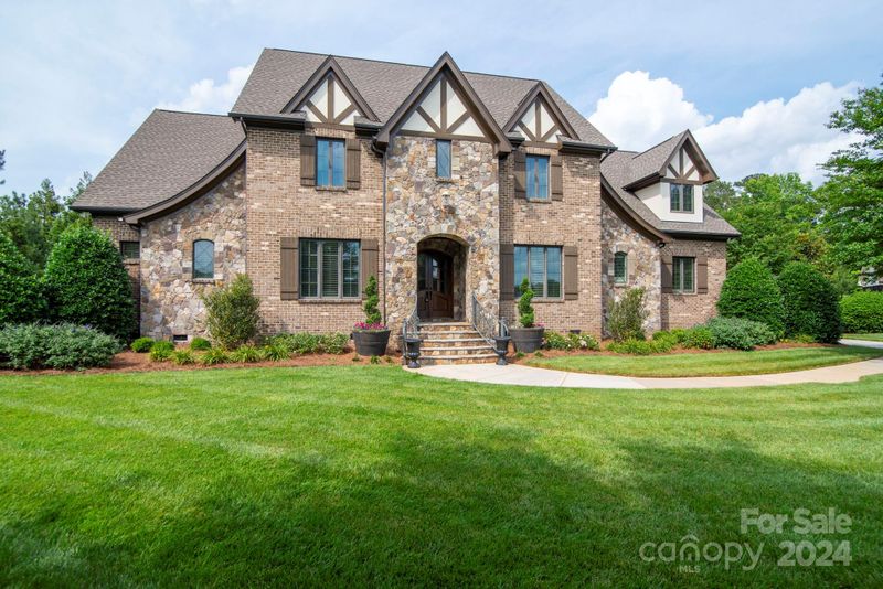 2007 Princessa Dr, Matthews, NC 28104