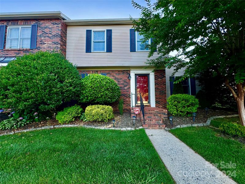 2705 N Center St #68, Hickory, NC 28601