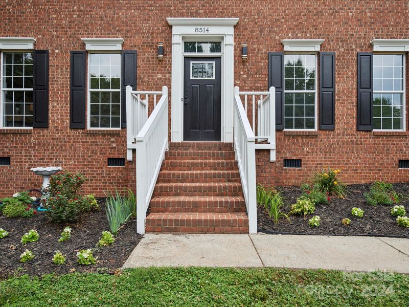 8514 Etherton Ct, Charlotte, NC 28216