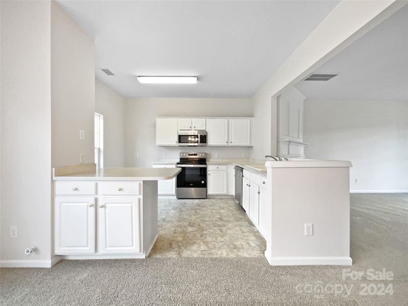 3106 Mannington Dr, Charlotte, NC 28270