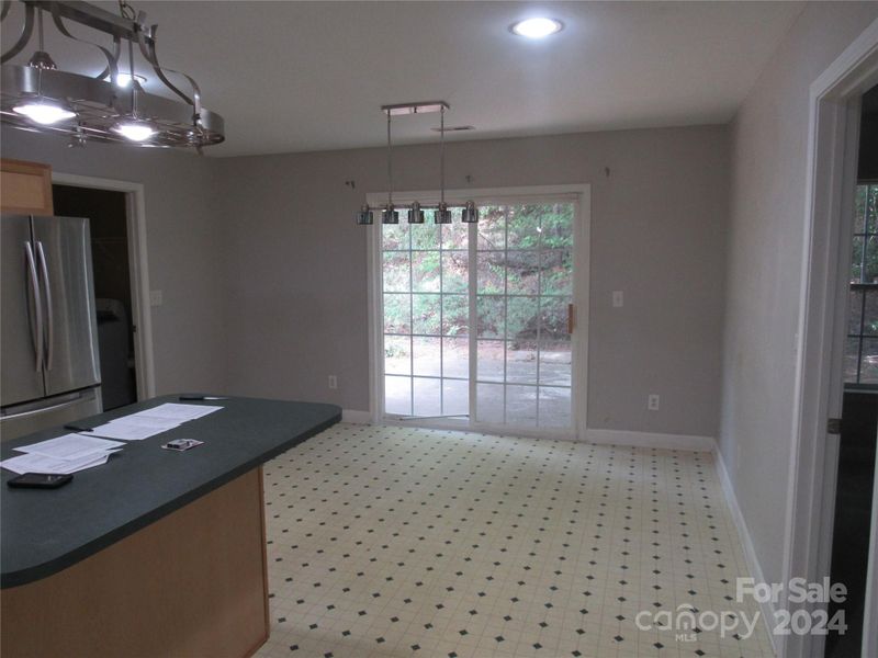 7917 Shiny Meadow Ln, Charlotte, NC 28215
