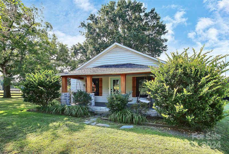 13520 Rocky River Rd E, Davidson, NC 28036