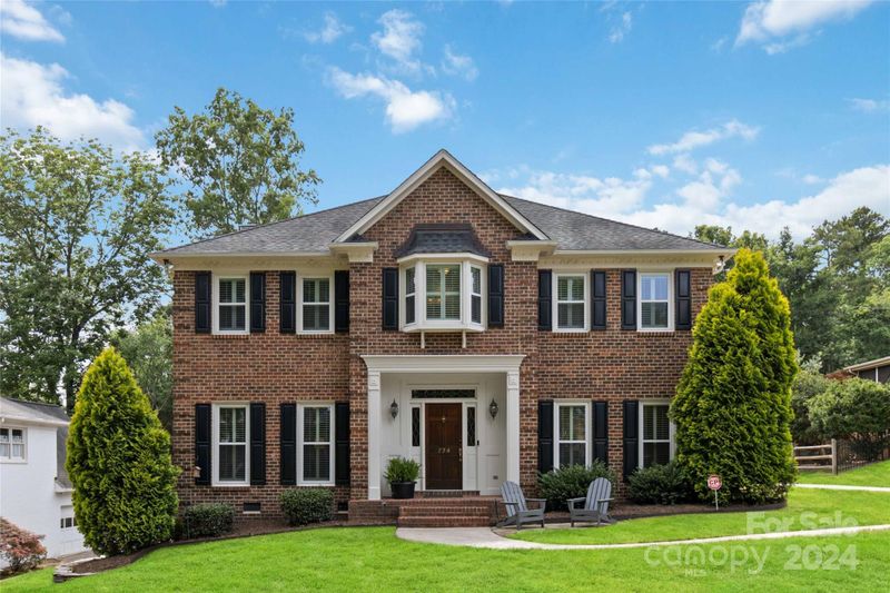 734 Stanhope Ln, Matthews, NC 28105