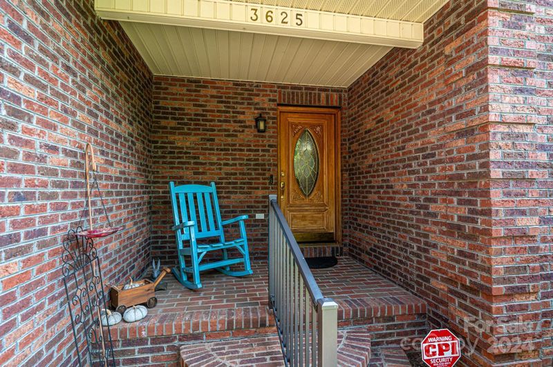 3625 Wandering Ln NE, Hickory, NC 28601