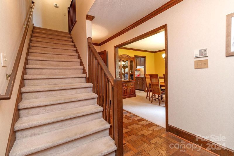 8946 Glencroft Rd, Mint Hill, NC 28227