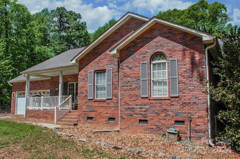 1117 Blacksnake Rd, Stanley, NC 28164