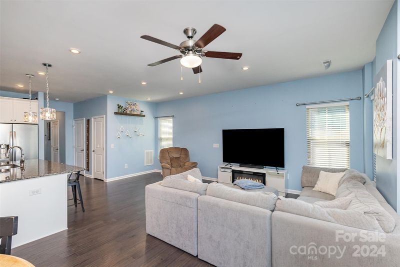 314 Scenic View Ln, Matthews, NC 28104