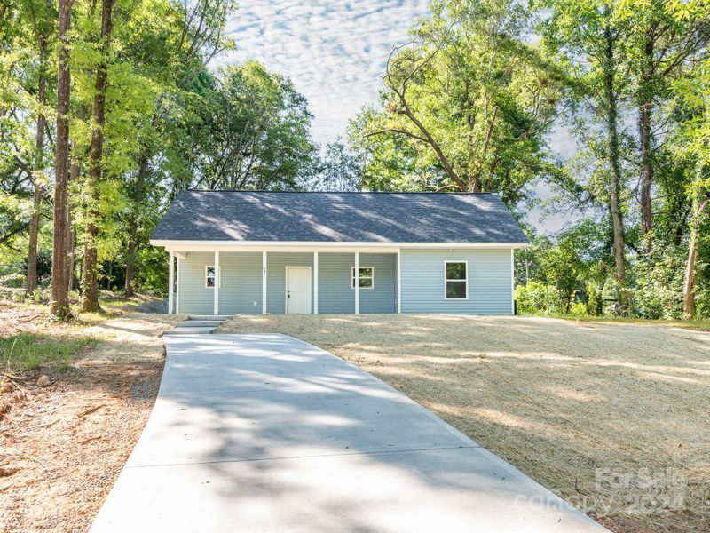 647 Johns Ln, Gastonia, NC 28052