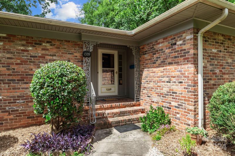1339 Drexel Pl, Charlotte, NC 28209