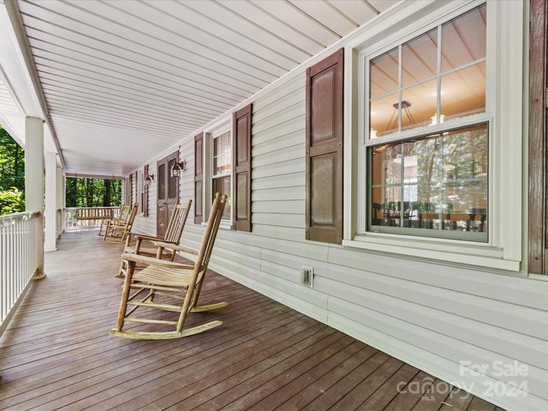 8208 Potter Rd, Matthews, NC 28104