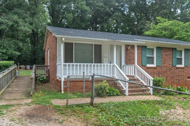 121 Hickory Ln, York, SC 29745