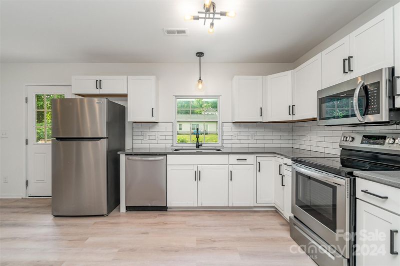 1113 Little Ave, Gastonia, NC 28052