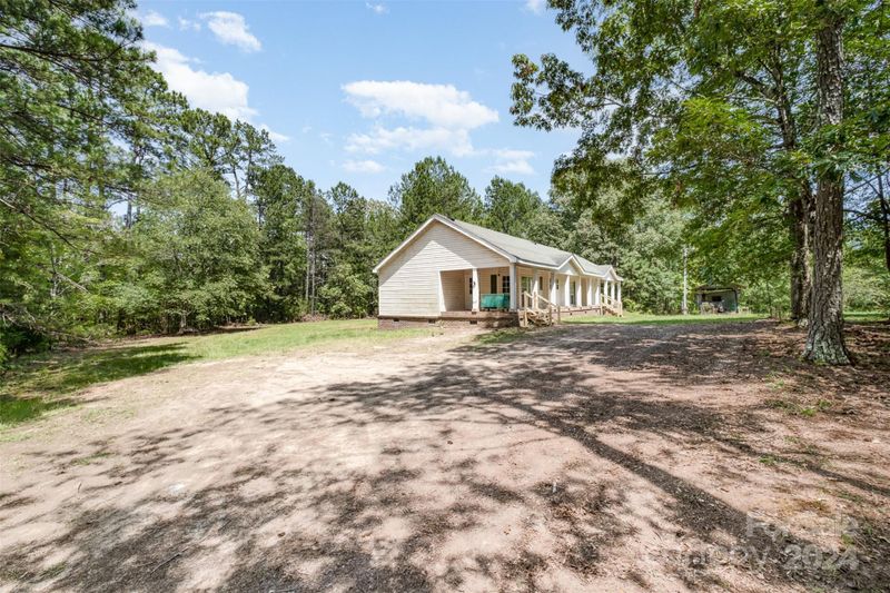 1680 Thomson Quarters Rd, Sharon, SC 29742