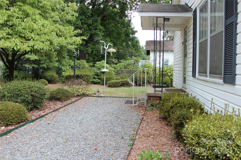 2011 S Ridge Ave, Kannapolis, NC 28083