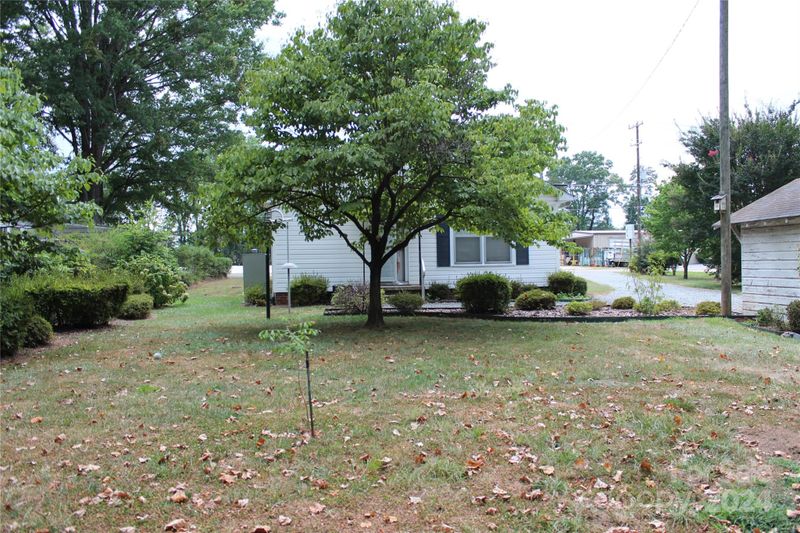 2011 S Ridge Ave, Kannapolis, NC 28083