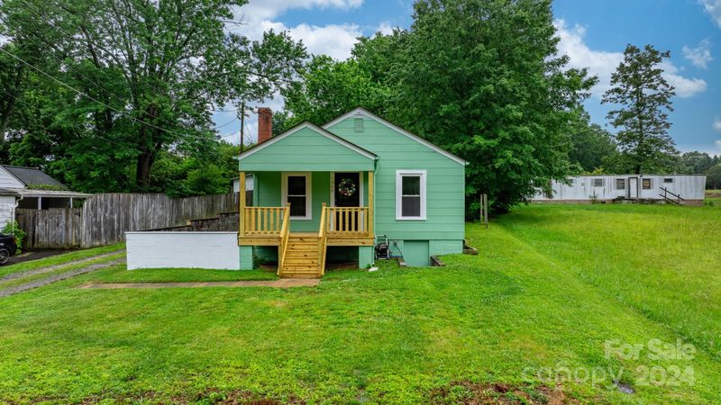 1522 14th Ave NE, Hickory, NC 28601