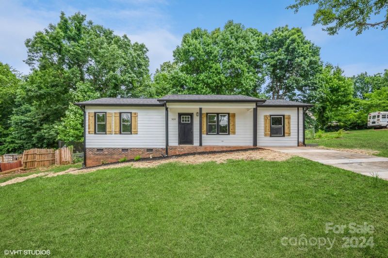 5634 Linville Dr, Hickory, NC 28602