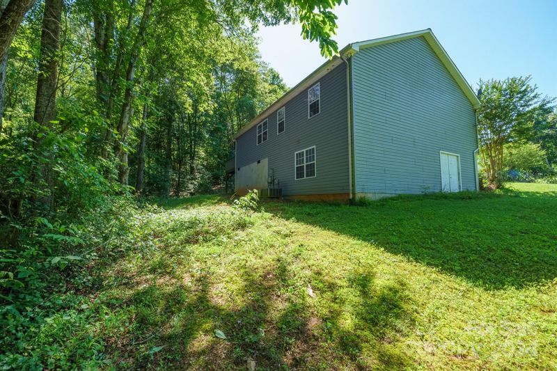 1958 Bakers Glade Ln, Hickory, NC 28602