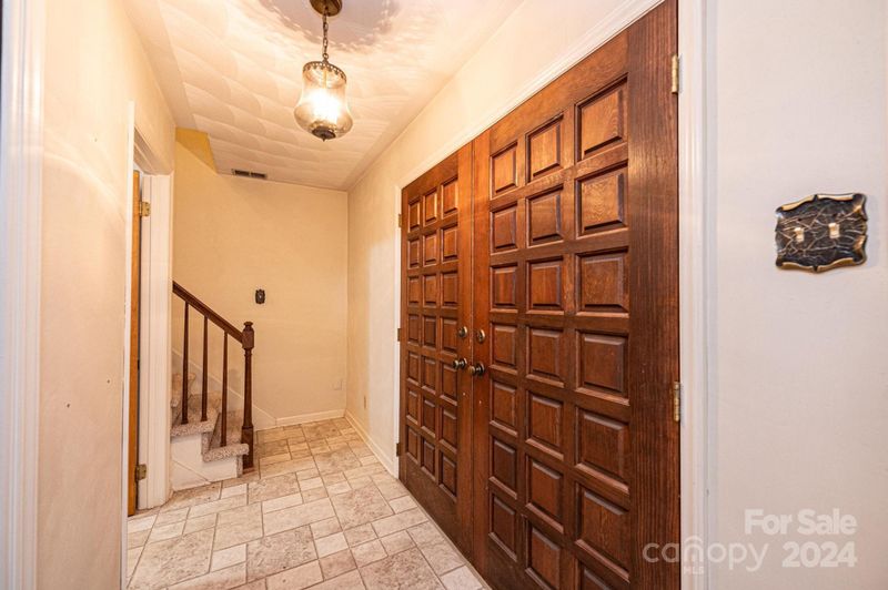 2340 Horseshoe Bend Rd NE, Hickory, NC 28601