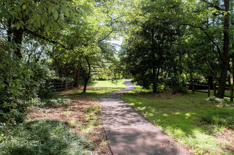 2114 Edenton Rd, Charlotte, NC 28211