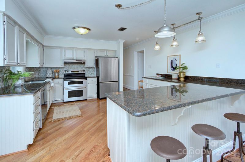 6100 Kingstree Dr, Charlotte, NC 28210
