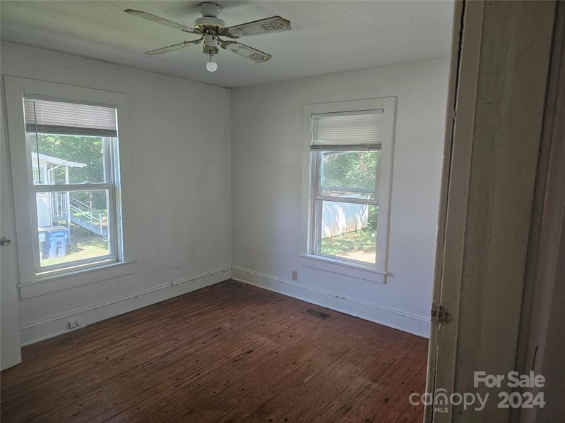 120 3rd Ave NE, Conover, NC 28613