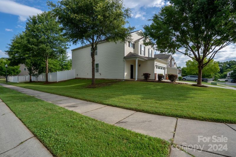 9403 Abney Ct, Charlotte, NC 28227