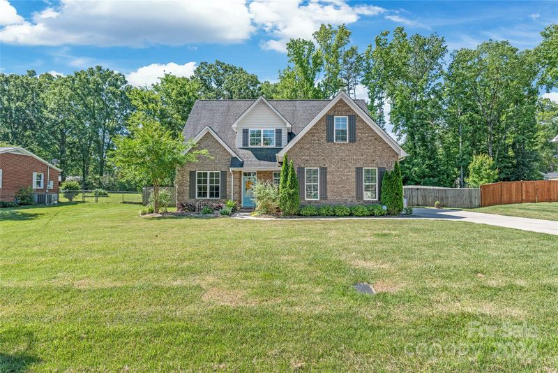304 Parallel Dr, Harrisburg, NC 28075