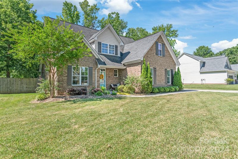 304 Parallel Dr, Harrisburg, NC 28075