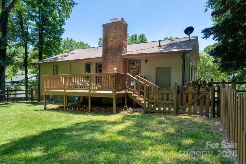 412 Wilcrest Dr, Matthews, NC 28105